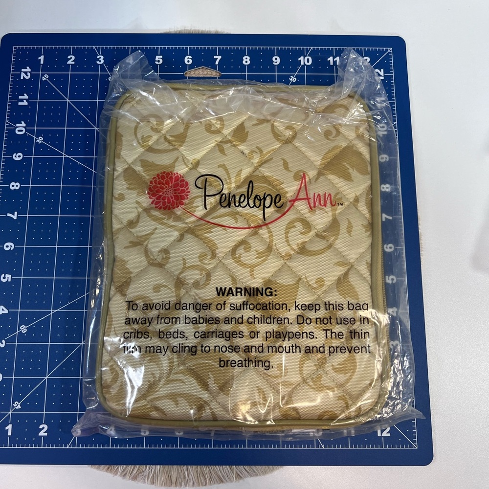 Penelope Ann Tablet/Ipad Cover Golden Topaz Quilted Bag 10” X 8” NWT NEW